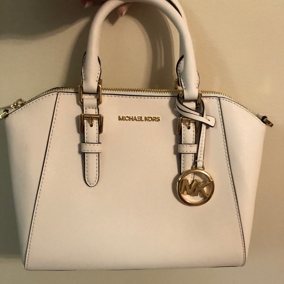 Michael Kors Handbags - ⭐️Price drop⭐️Michael Kors white and gold satchel!!